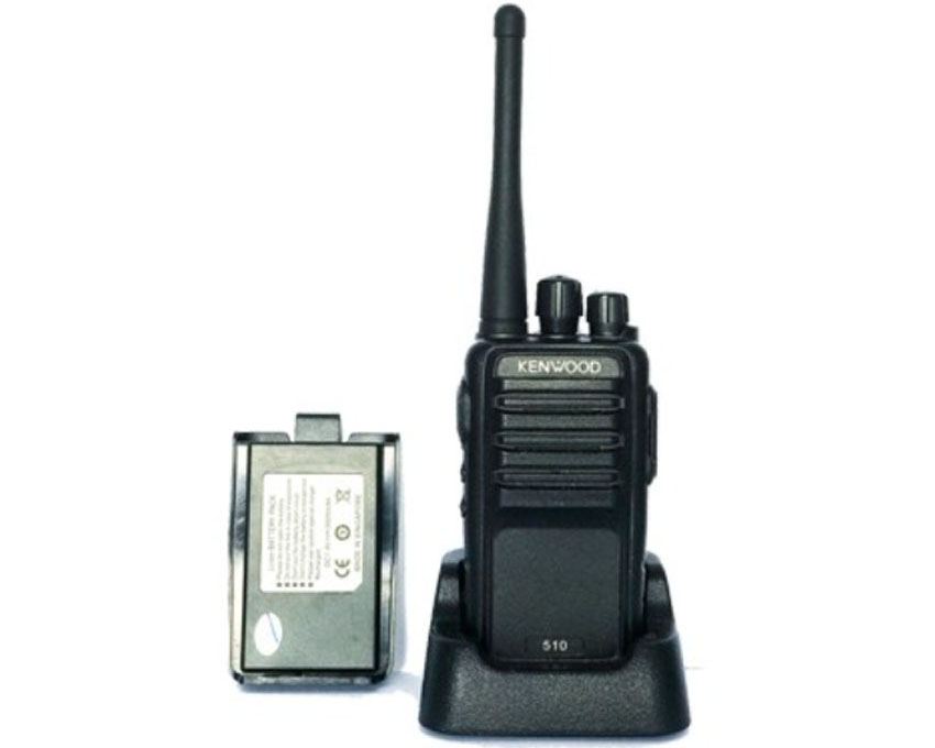 Kenwood TK-510 có thiết kế rắn chắc đáp ứng các tiêu chuẩn chống va đập, chống bụi