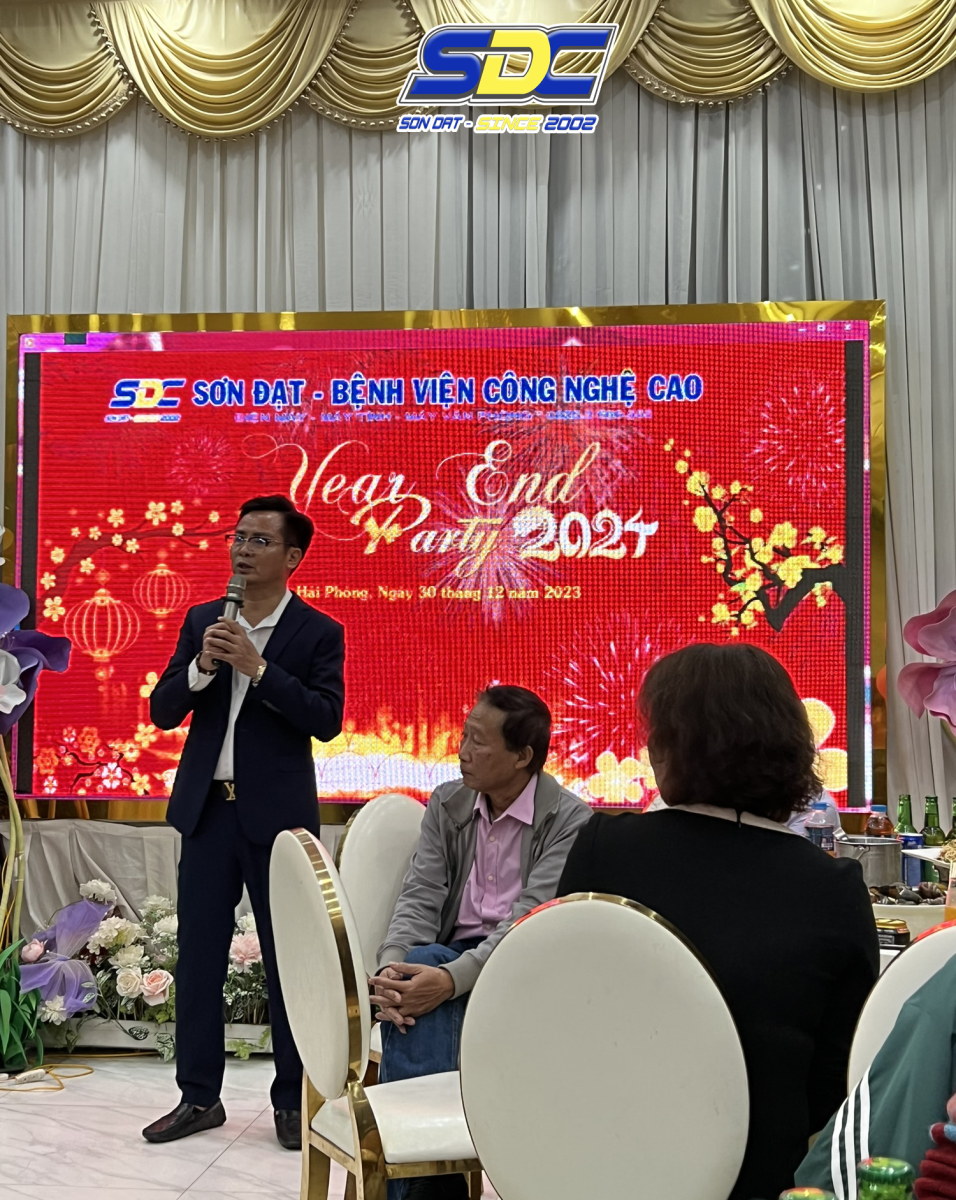 Bữa tiệc cũng là cơ hội để Ban Giám đốc gặp mặt toàn bộ nhân viên công ty đã đến và đồng hành cùng Sơn Đạt.,JSC