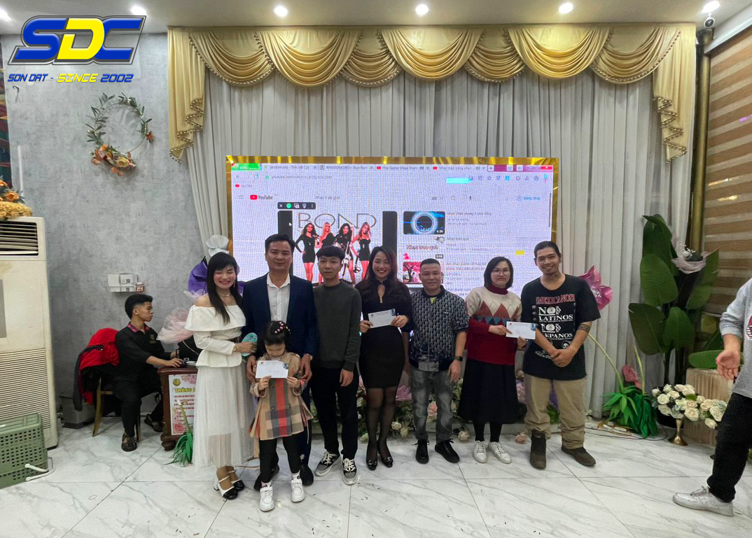 Tiệc tất niên đã diễn ra trong sự vui mừng, sôi động của toàn thể nhân viên và lãnh đạo. 