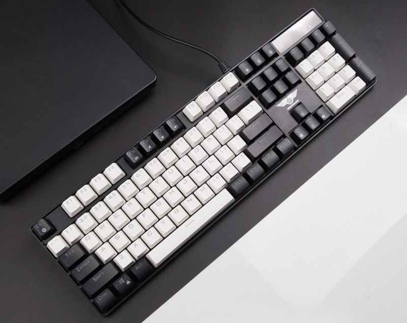 Bàn phím cơ Gaming Newmen Blue Switch GM330 Led RGB 16,8 triệu mầu