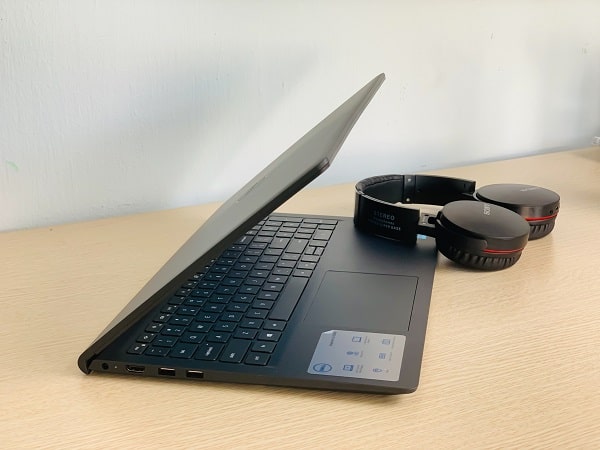 Notebook Se Dell Inspiron 15 3511 được trang bị bộ vi xử lý Tiger Lake thế hệ thứ 11 mới nhất của Intel