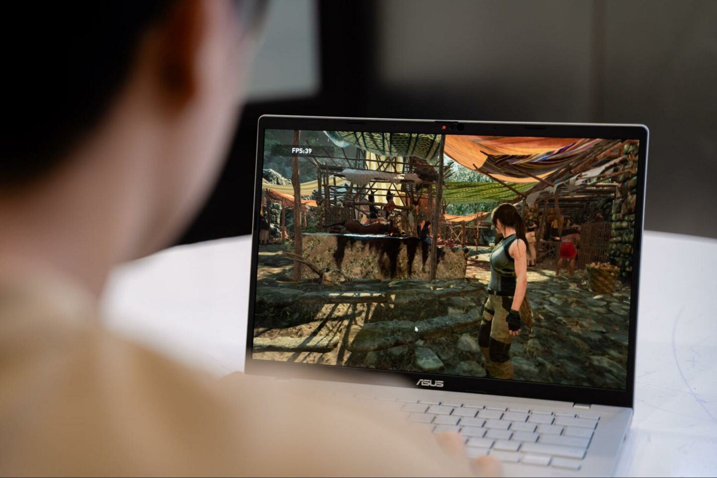 Đánh giá ASUS Vivobook S14 (M3407KA): Laptop OLED mỏng nhẹ, pin lâu và trang bị Ryzen AI thế hệ mới 4 GPU Radeon™ tích hợp đáp ứng tốt các tựa game eSports phổ biến
