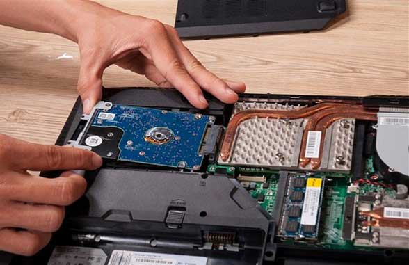 loi-o-cung-laptop-dau-hieu-chi-phi-thay-the-4