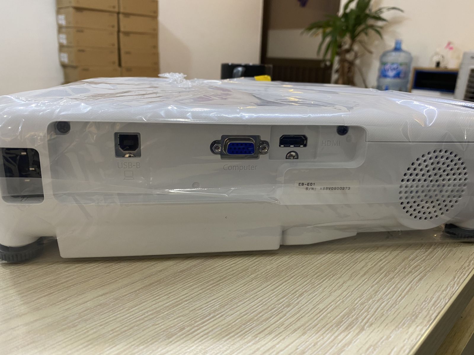 Máy chiếu Epson EB-E10