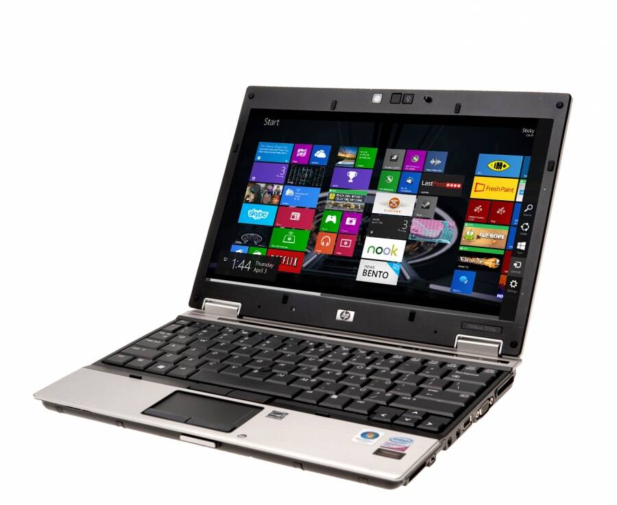 tiop-5-laptop-cu-duoi-7-trieu-ban-chay-nhay-quy-mot-nam-nay-6