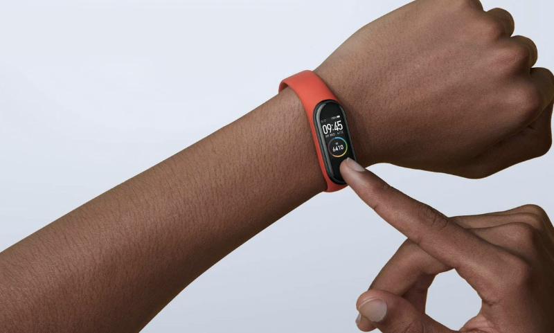 Mi Band 4 có thao tác cảm ứng tự nhiên hơn Mi Band 4 có thao tác cảm ứng tự nhiên hơn