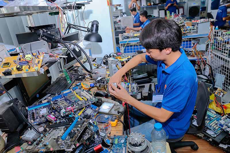 sửa chữa laptop bị hỏng màn hình lấy ngay