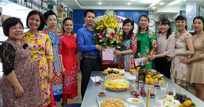 BGĐ và công đoàn công ty chúc mừng ngày Phụ nữ Việt Nam 20/10