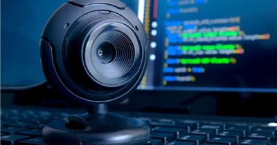Cảnh Báo: 5 Tín Hiệu Máy Tính Có Thể Đang Bị Kẻ Xấu Theo Dõi Qua Webcam