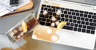 Cách xử lí laptop bị nước vào nhanh và hiệu quả nhất